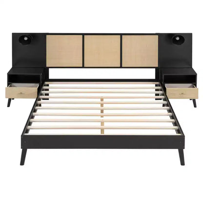 Letto matrimoniale con testiera in rattan, lampade integrate e 2 comodini, legno massiccio