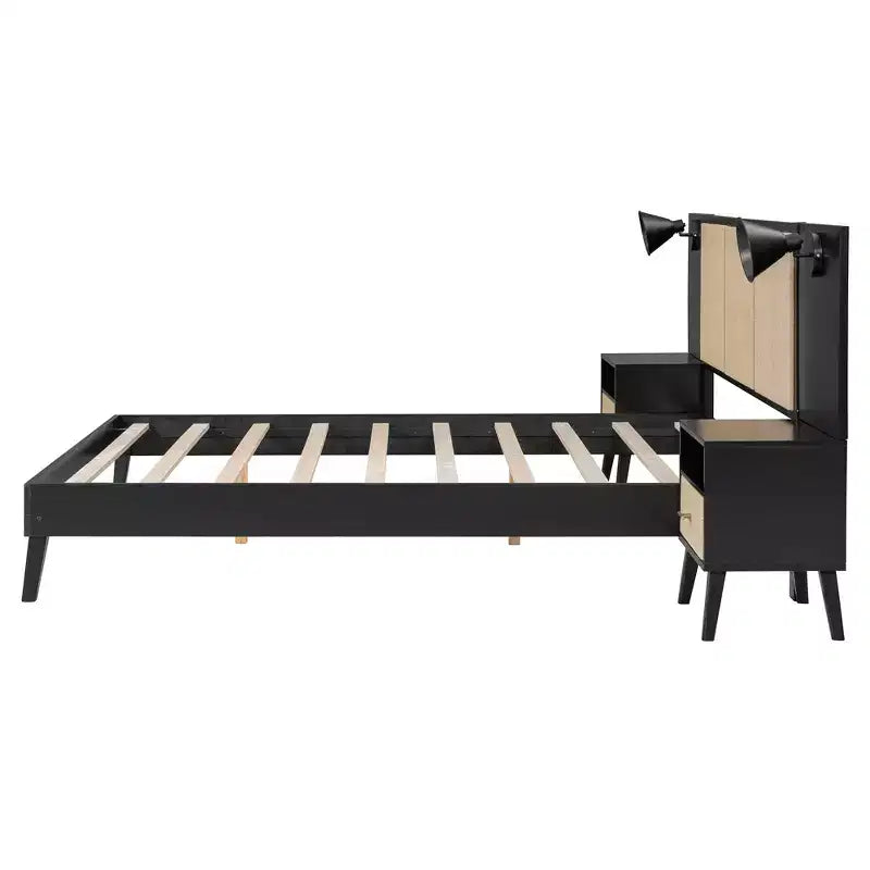 Letto matrimoniale con testiera in rattan, lampade integrate e 2 comodini, legno massiccio