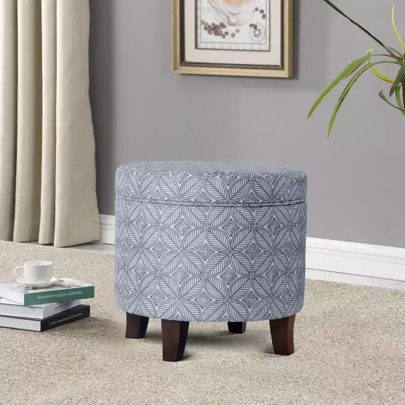 Pouf rotondo contenitore da 48 cm con coperchio rimovibile, gambe svasate in legno sbiancato, capacità 113 kg