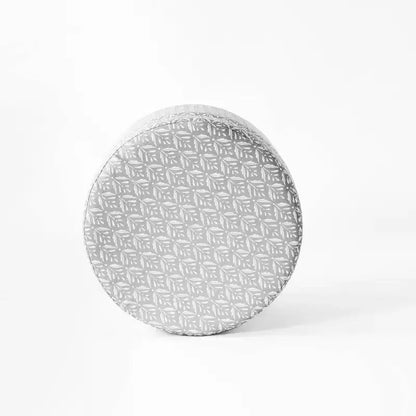 Pouf rotondo contenitore da 48 cm con coperchio rimovibile, gambe svasate in legno sbiancato, capacità 113 kg