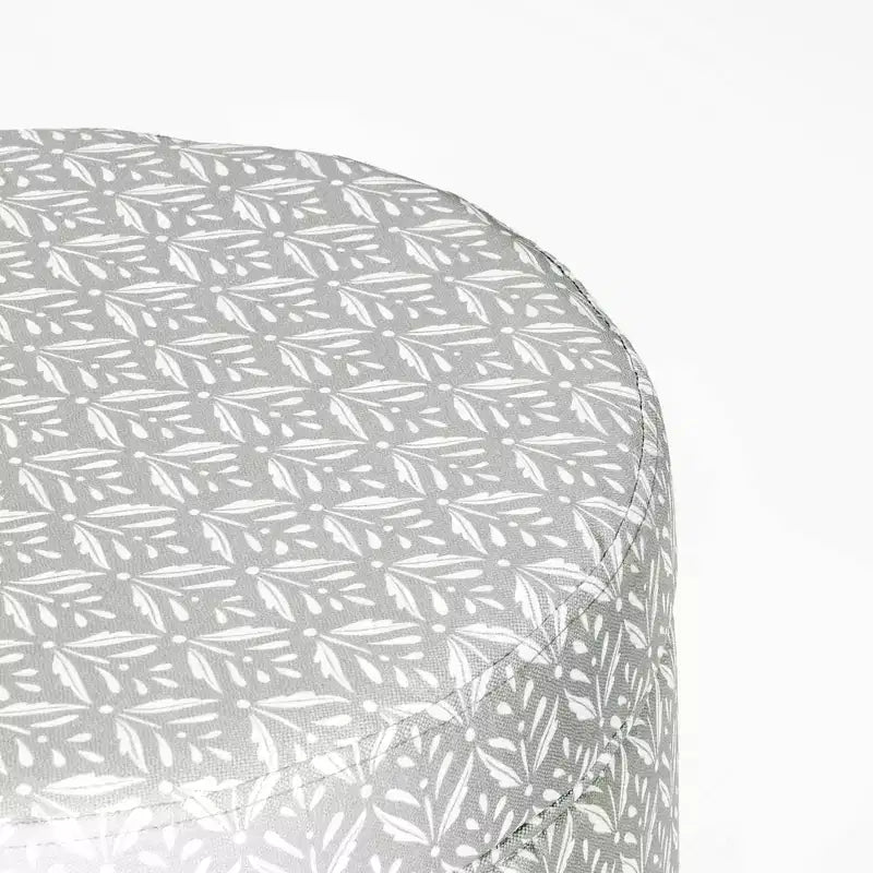 Pouf rotondo contenitore da 48 cm con coperchio rimovibile, gambe svasate in legno sbiancato, capacità 113 kg
