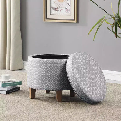 Pouf rotondo contenitore da 48 cm con coperchio rimovibile, gambe svasate in legno sbiancato, capacità 113 kg