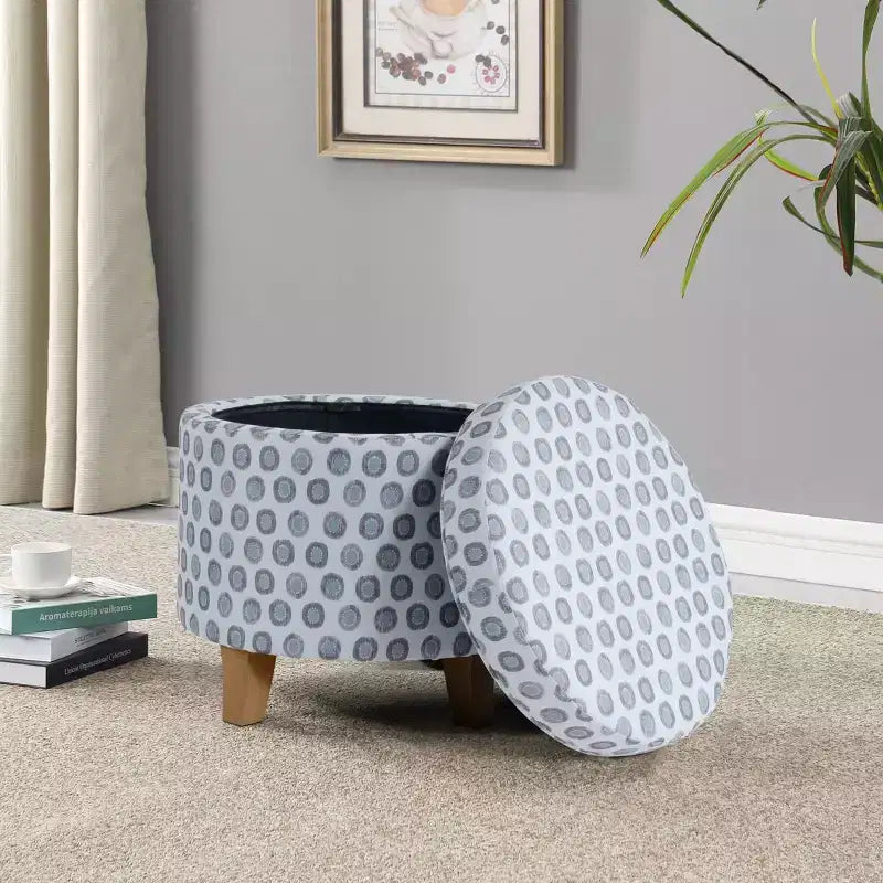 Pouf rotondo contenitore da 48 cm con coperchio rimovibile, gambe svasate in legno sbiancato, capacità 113 kg